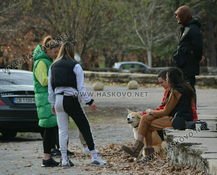 Оживление в хасковските паркове в топлия декември