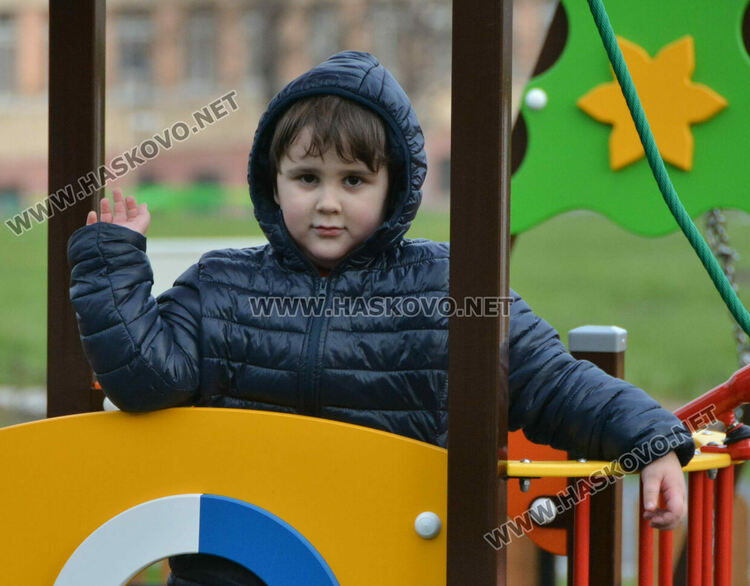 Оживление в хасковските паркове в топлия декември