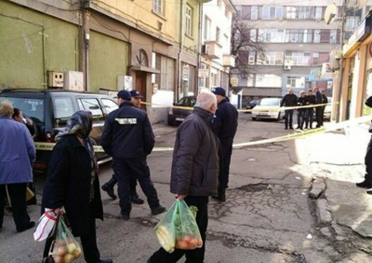 Меле пред заведение в Кърджали,пребиха 19-годишен