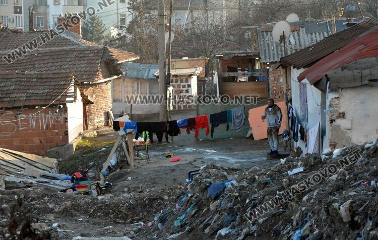 Хасковлии: Ремонтират улица „Акация“, но липсват ограждения на изкопа