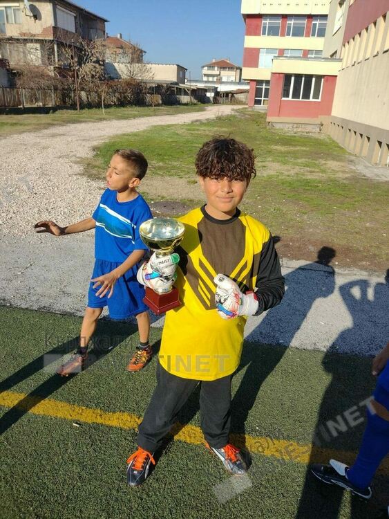 Футболният отбор на ОУ”П.Яворов” спечели безапелацинно турнира за деца от малцинствата