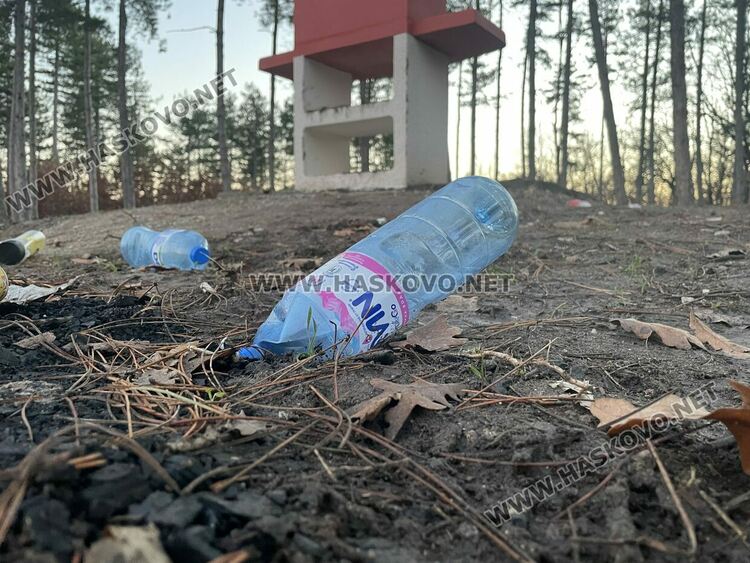 Хасковлии: Новият кът за отдих в „Кенана“ тъне в боклуци