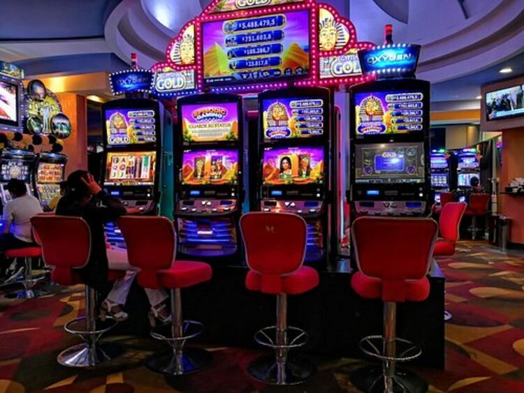 Задържаха комарджия в Черноочене,пердашил мъж пред игрална зала 