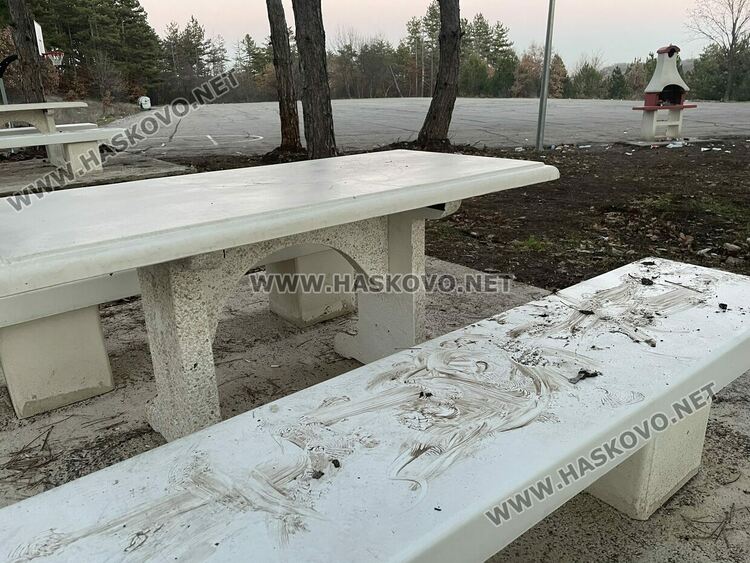 Хасковлии: Новият кът за отдих в „Кенана“ тъне в боклуци