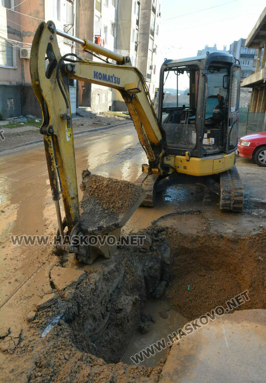 ВиК авария на улица „Акация“, възможно е спиране на водата