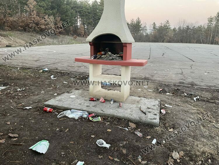Хасковлии: Новият кът за отдих в „Кенана“ тъне в боклуци