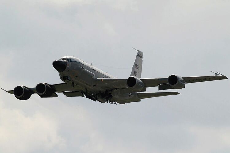 Китайски изтребител се е приближил на 6 метра до американски военен самолет