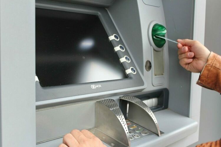 Картовите услуги на ДСК са възстановени