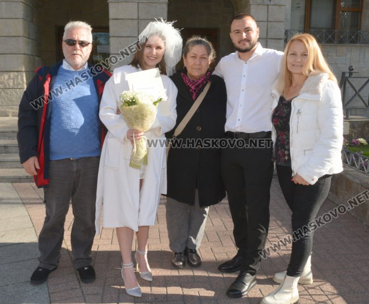 Първата сватба в Хасково за 2023 г. в първия работен ден с пожелание за взаимност