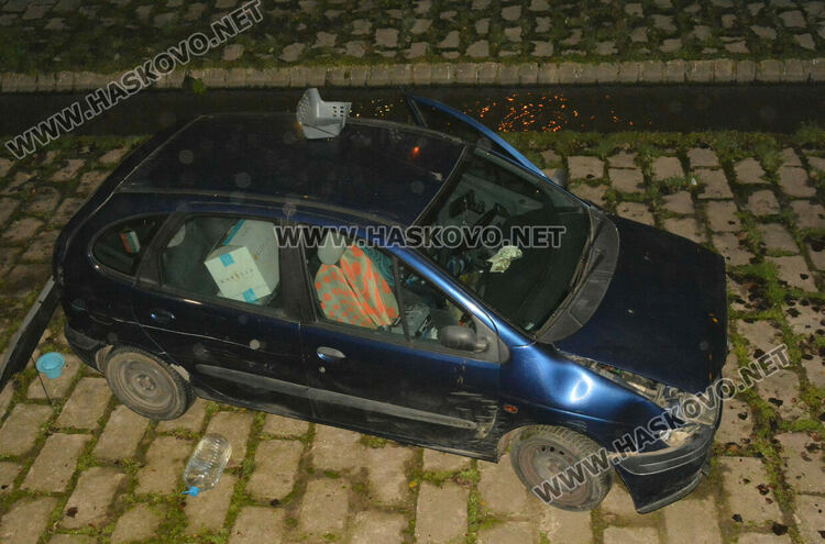 63-годишен падна с колата си в хасковската река