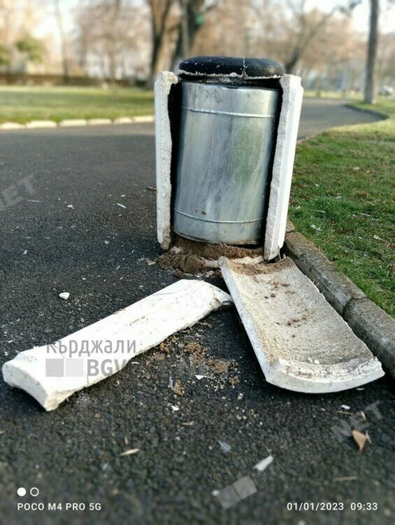 18-годишен е заловен за погрома на кошчета в Момчилград в Новогодишната нощ