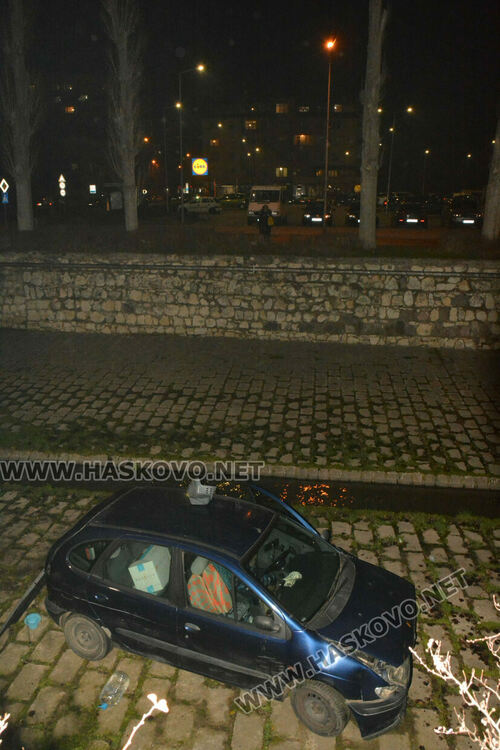 63-годишен падна с колата си в хасковската река