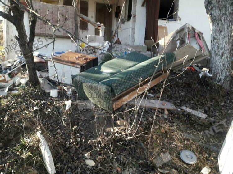 „Елитна” софийска СОТ-фирма проспа погром над къщата на уважаван учител от Кърджали, близките  му наемат адвокат/снимки/