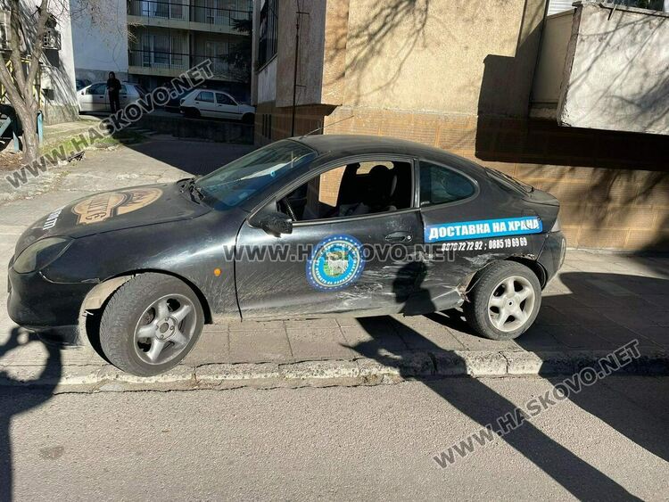 Пежо и Форд се разбиха на кръстовището на „Раковски“ и „Дунав“ 