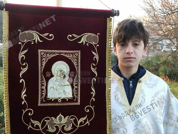 Петър Георгиев хвана Богоявленския кръст в Арда, при малките сполучи Антоан Христов