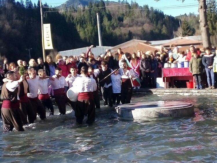 Богоявление в Смолян /обновена, актуални снимки/
