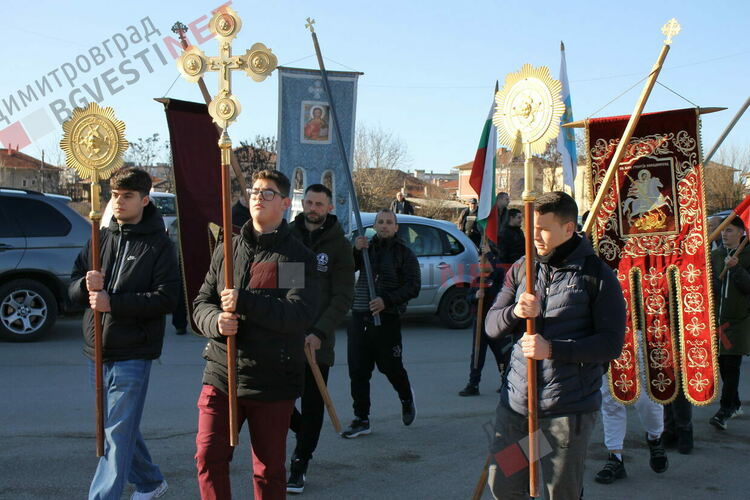 Борец от Димитровград спаси кръста на Богоявление