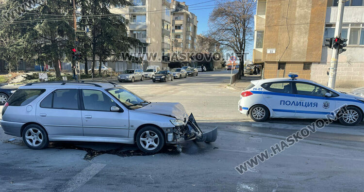Видео от катастрофата на кръстовището на „Раковски“ и „Дунав“