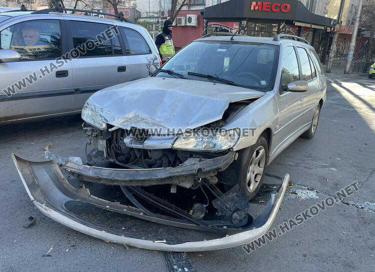 Видео от катастрофата на кръстовището на „Раковски“ и „Дунав“