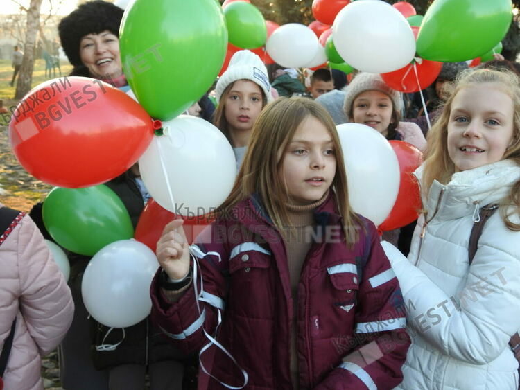 Петър Георгиев хвана Богоявленския кръст в Арда, при малките сполучи Антоан Христов