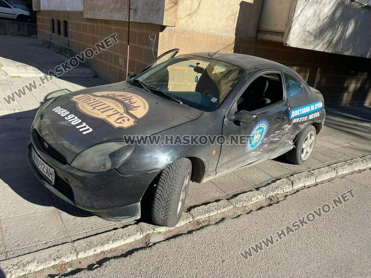 Пежо и Форд се разбиха на кръстовището на „Раковски“ и „Дунав“ 