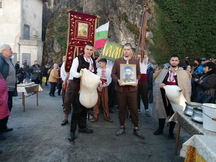 Богоявление в Смолян /обновена, актуални снимки/
