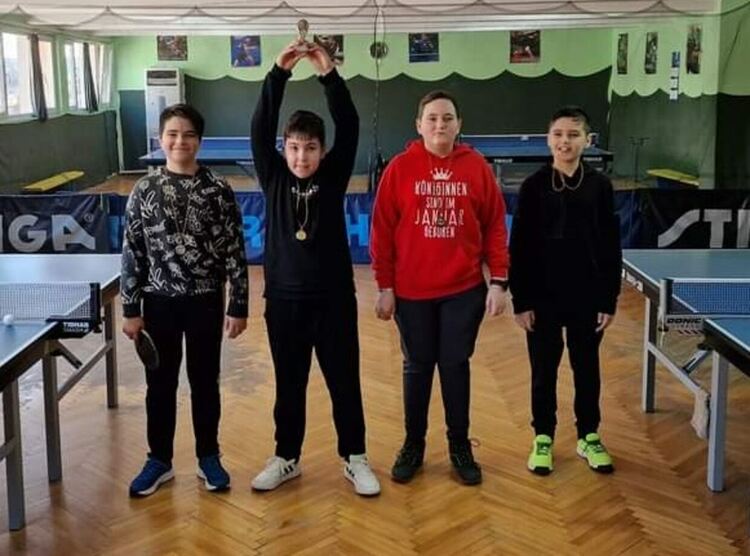 Ясни са победителите от първия ден на открития турнир по тенис на маса