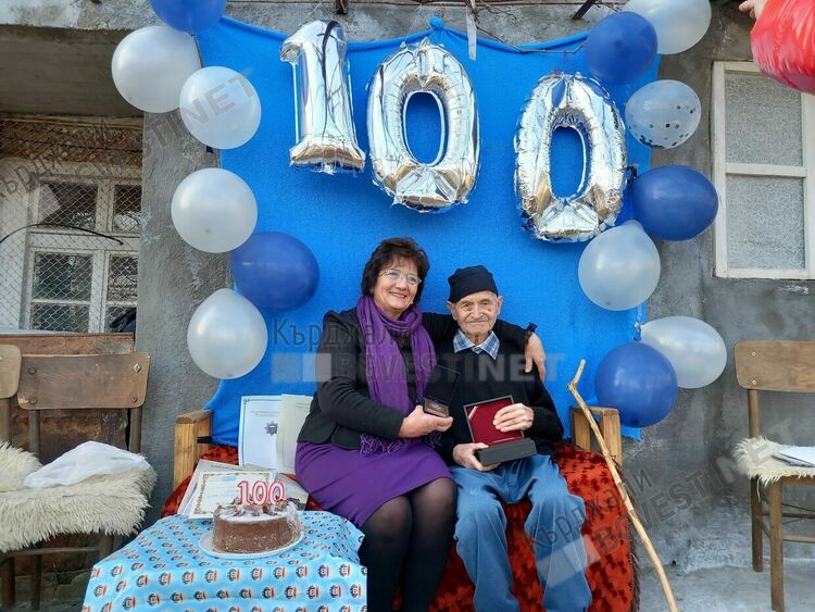 Ветеран от Втората световна война навърши достолепните 100 години.