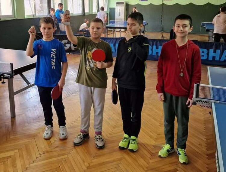 Ясни са победителите от първия ден на открития турнир по тенис на маса