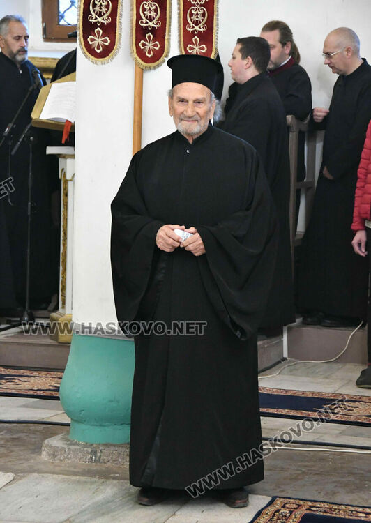 Знеполският епископ Арсений отслужи света литургия на Ивановден в Хасково