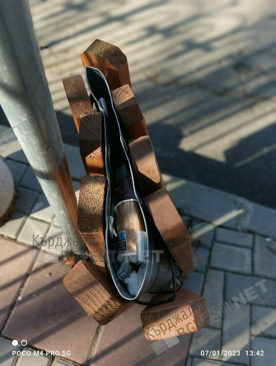 Шофьор премаза кошче за смет до Езиковата и избяга