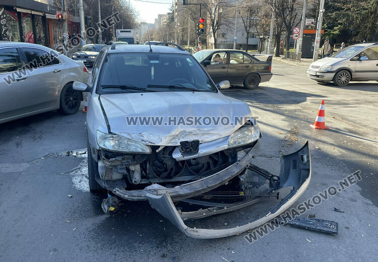 Глобиха водача на Пежото за катастрофата на &bdquo;Раковски&ldquo;, минал на червено