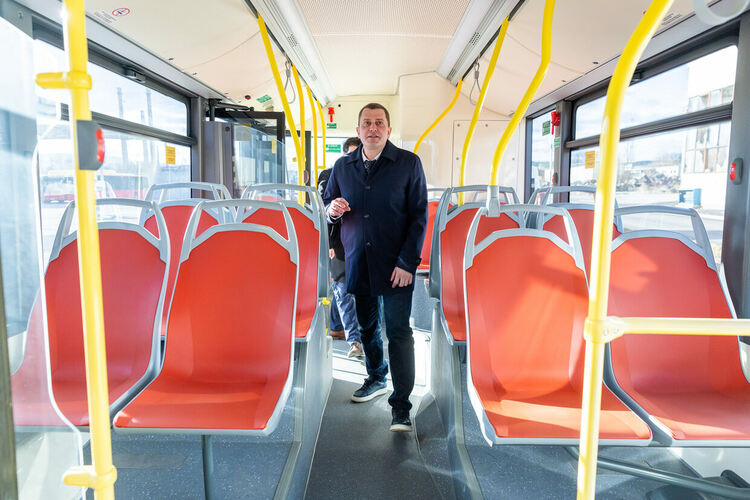 Предлага се въвеждане на дневен и еднократен билет в градския транспорт в Перник