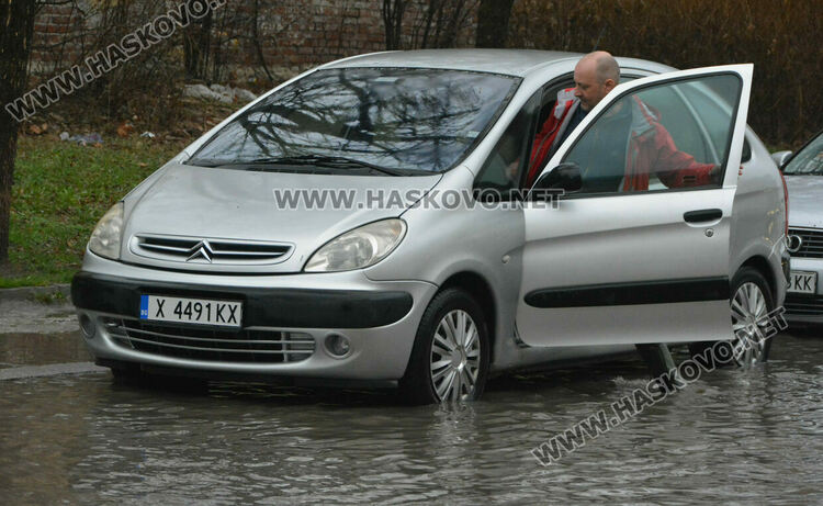 16.8 литра дъжд наводни хасковските улици