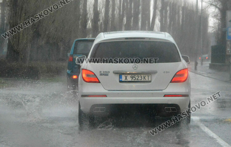 16.8 литра дъжд наводни хасковските улици