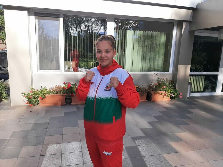 Алейна Мехмуд