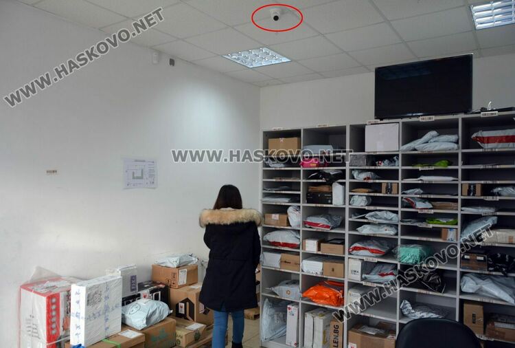 Задигнаха чекмедже с пари от куриерска фирма в Хасково, издирват извършителите