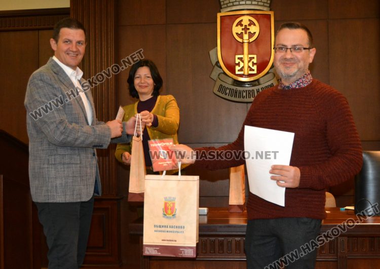 Коледните усмивки на Хасково донесоха награди на най-ентусиазираните фотографи