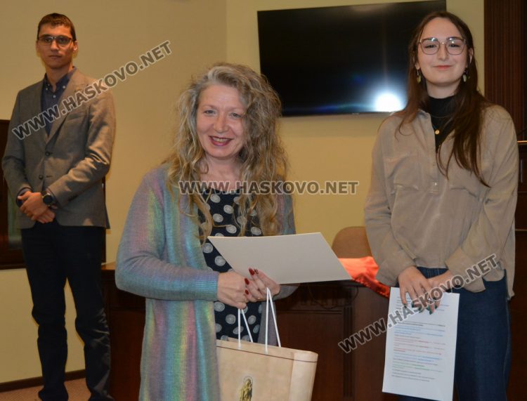 Коледните усмивки на Хасково донесоха награди на най-ентусиазираните фотографи