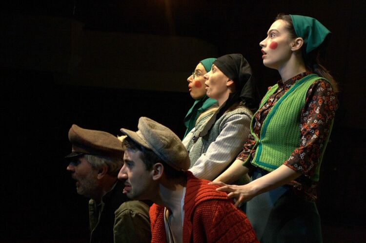 Герои на Чудомир стъпват на Първомайска сцена