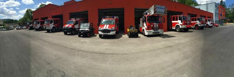 Локомотив на товарна композиция се е запалил в Перник