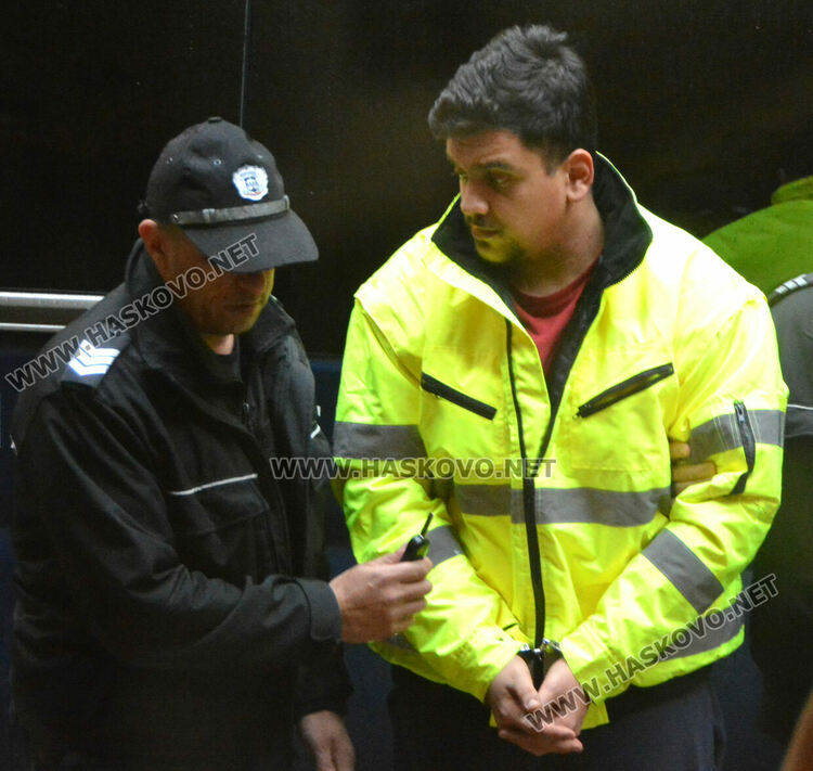 Оставиха в ареста дрогирания тираджия, задържан с кокаин и марихуана