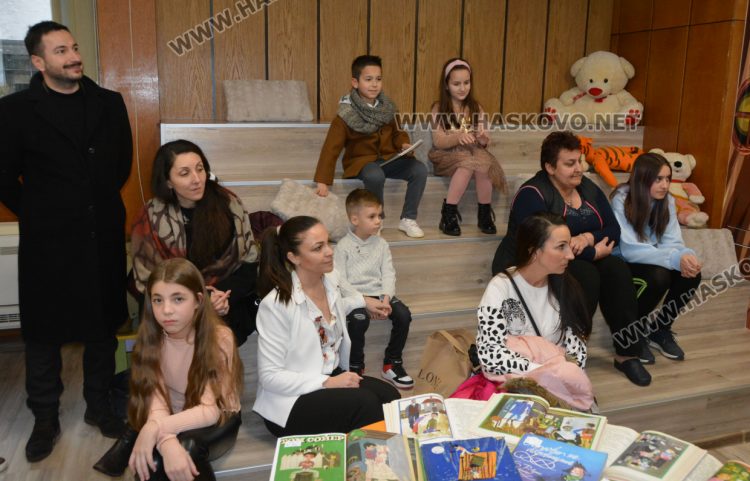 Третокласничка прочете 552 книжки за 1 година