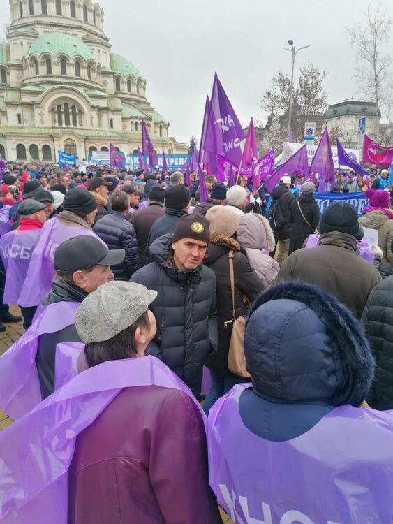 Заработи ТЕЦ-ът в Димитровград, служителите на протест срещу закриване на централите