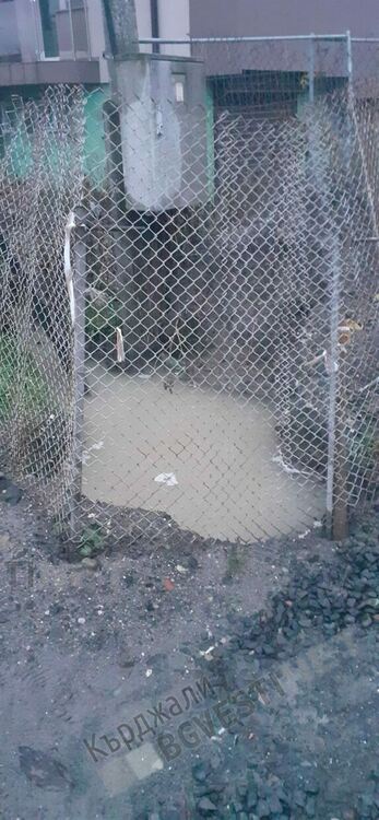 Водният цикъл остави подарък на жителите на Резбарци помийна яма, кърджалийска фирма се ангажира с премахването й