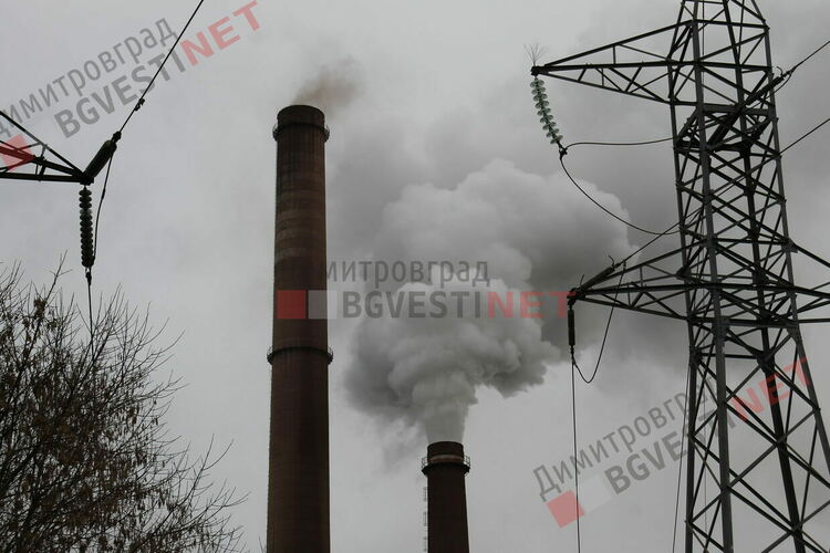 ТЕЦ-а в Димитровград изпуска непречистени газове от високия комин?