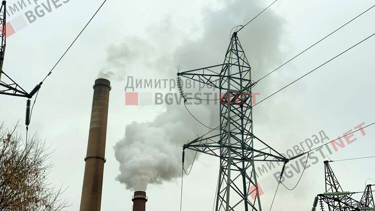 ТЕЦ-а в Димитровград изпуска непречистени газове от високия комин?