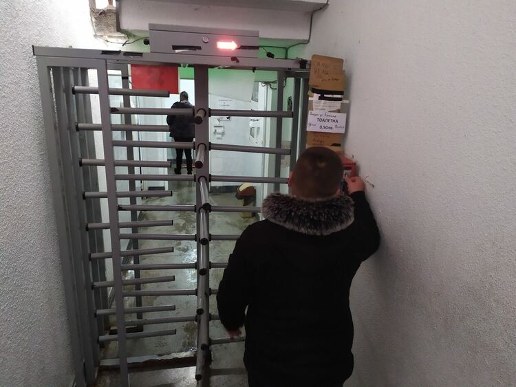 След публикация на Кърджали бг вести започнаха ремонт на тоалетната на Автогарата