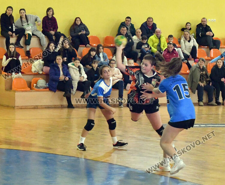 Започнаха мачовете за хандбалната Купа на България до 14 години