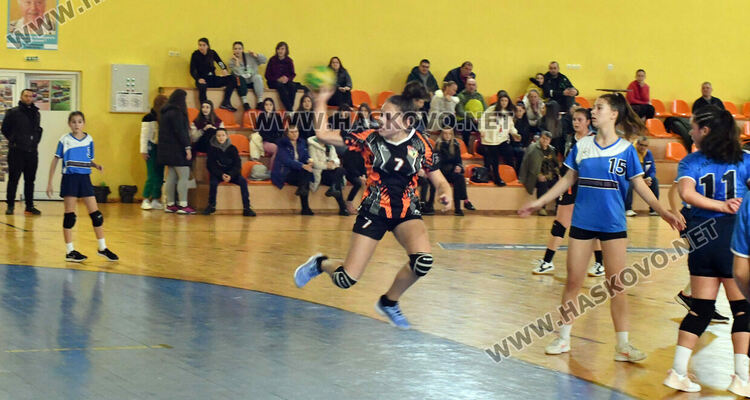 Започнаха мачовете за хандбалната Купа на България до 14 години